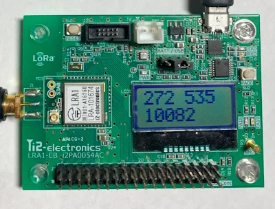 LRA1に環境モニターの数値が表示されている画像